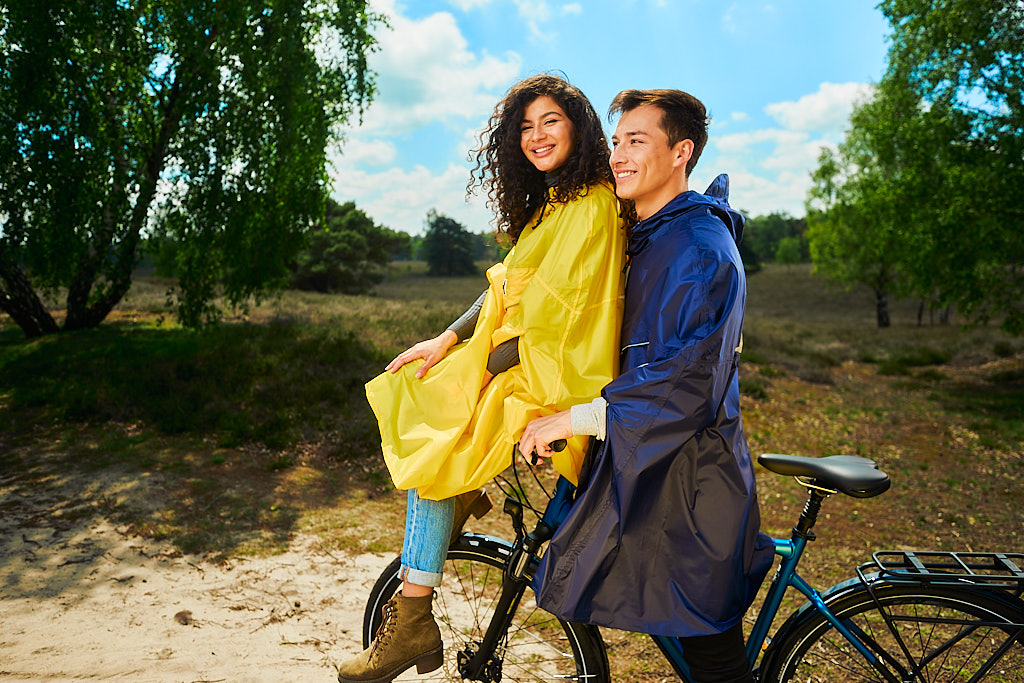 Julian-Umdenbach-Werbefotograf-Dortmund-fotografiert-fahrradfahrer-am-dortmunder-hafen-
