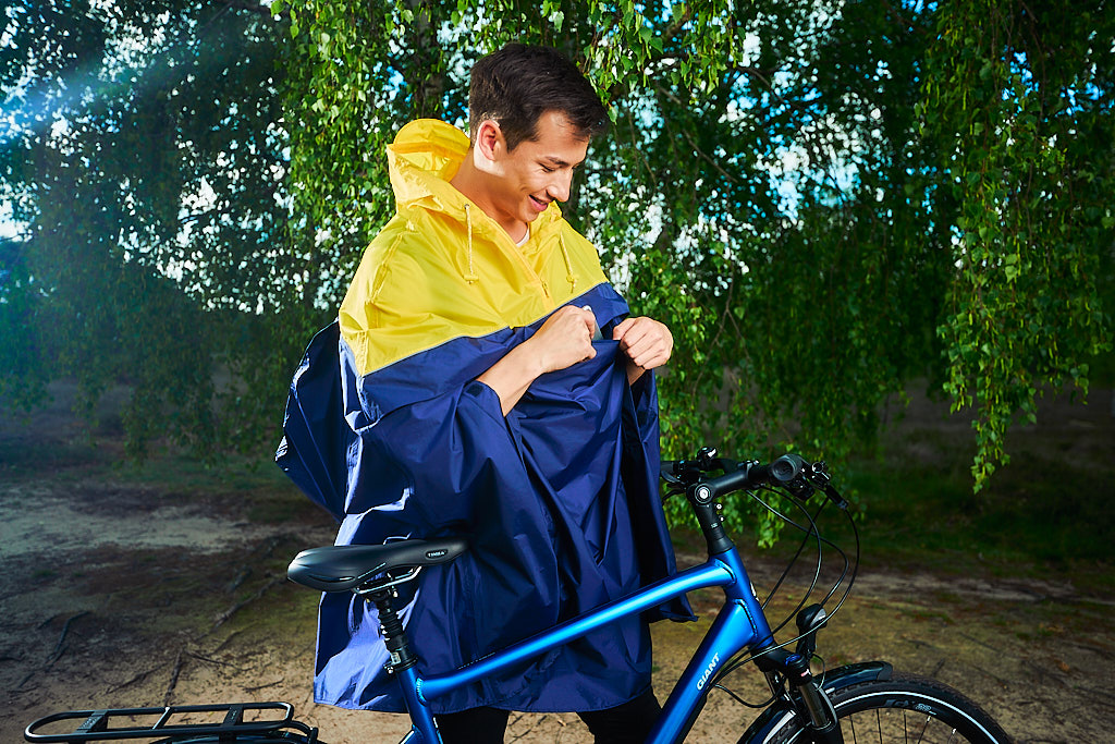 Julian-Umdenbach-Werbefotograf-Dortmund-fotografiert-fahrradfahrer-am-dortmunder-hafen-