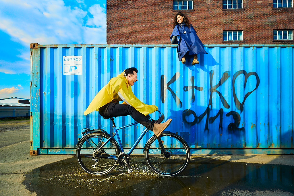 Julian-Umdenbach-Werbefotograf-Dortmund-fotografiert-fahrradfahrer-am-dortmunder-hafen-