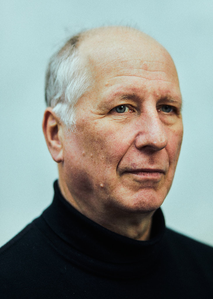 Fotograf Julian Umdenbach fotografiert in Berlin einen Schauspieler