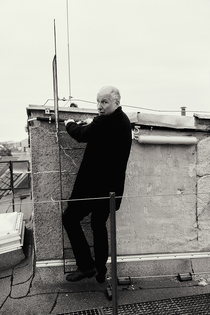 Fotograf Julian Umdenbach fotografiert in Berlin einen Schauspieler