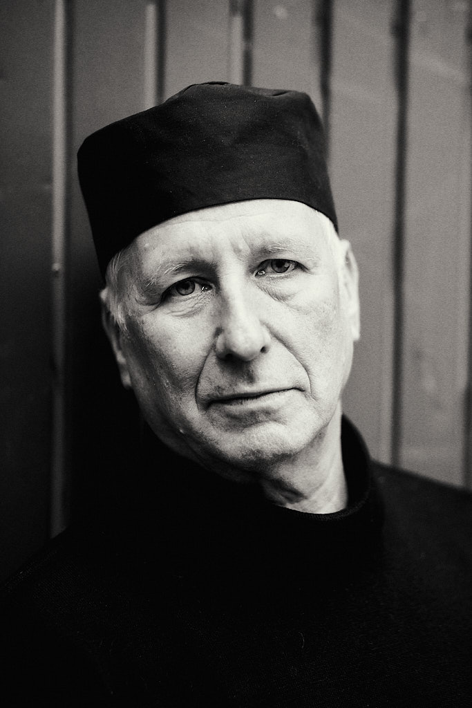 Fotograf Julian Umdenbach fotografiert in Berlin einen Schauspieler
