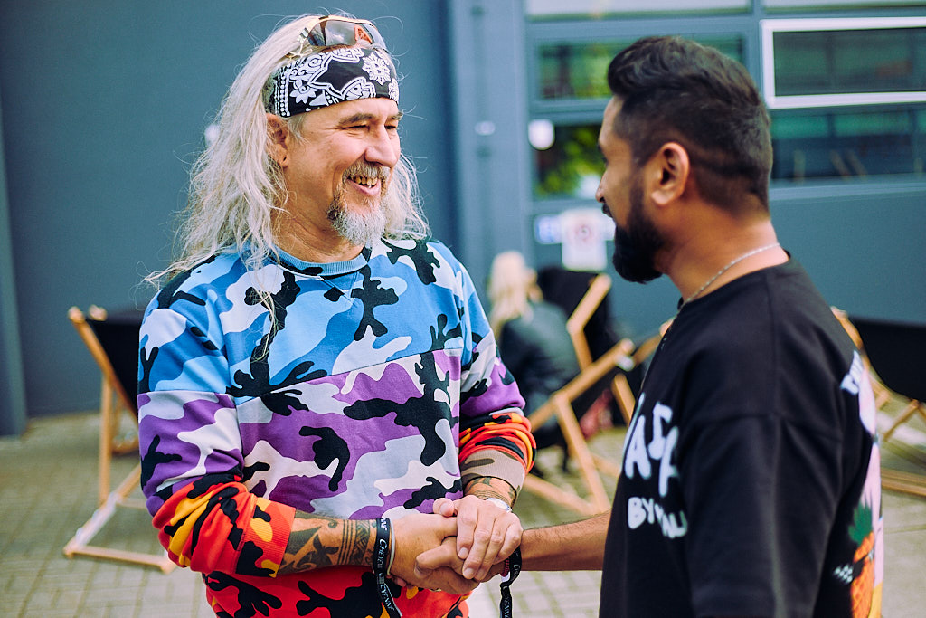eventfotografie-am-cheyenne-tattoo-factory-day-von-tattoo-artist-und-besucher-in-berlin