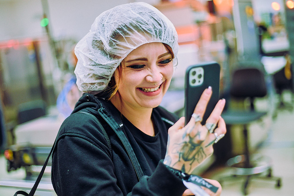eventfotografie-am-cheyenne-tattoo-factory-day-von-tattoo-artist-und-besucher-in-berlin