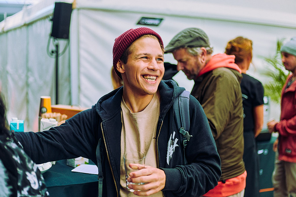 eventfotografie-am-cheyenne-tattoo-factory-day-von-tattoo-artist-und-besucher-in-berlin