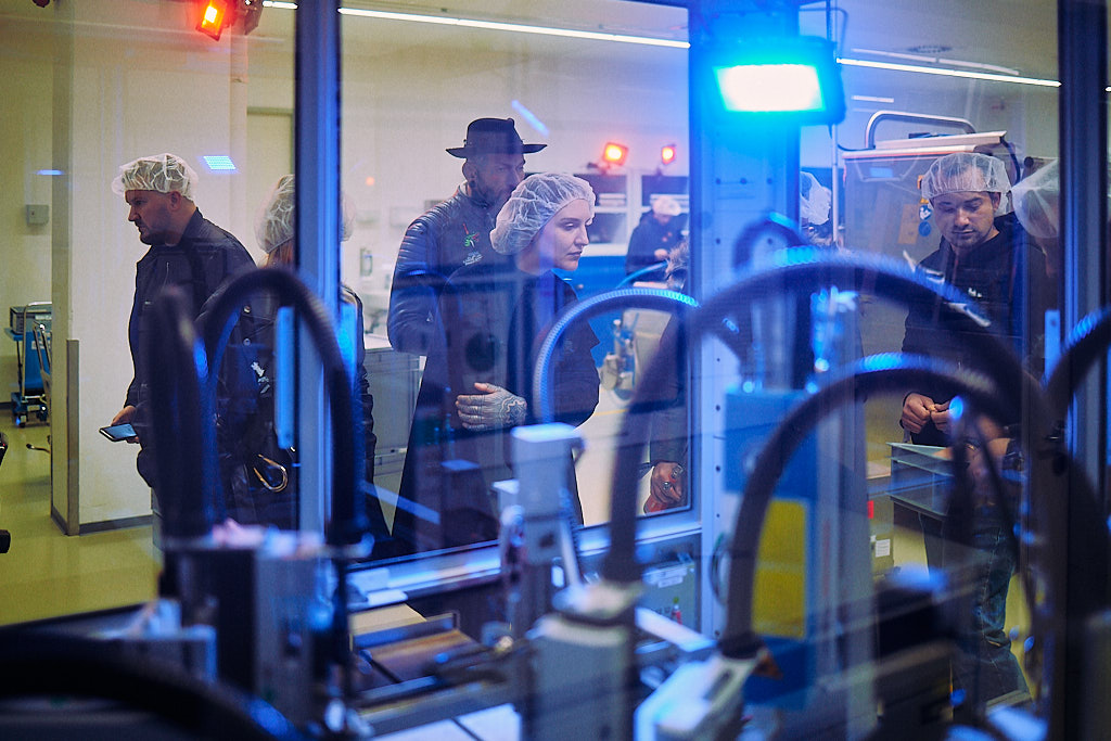 eventfotografie-am-cheyenne-tattoo-factory-day-von-tattoo-artist-und-besucher-in-berlin