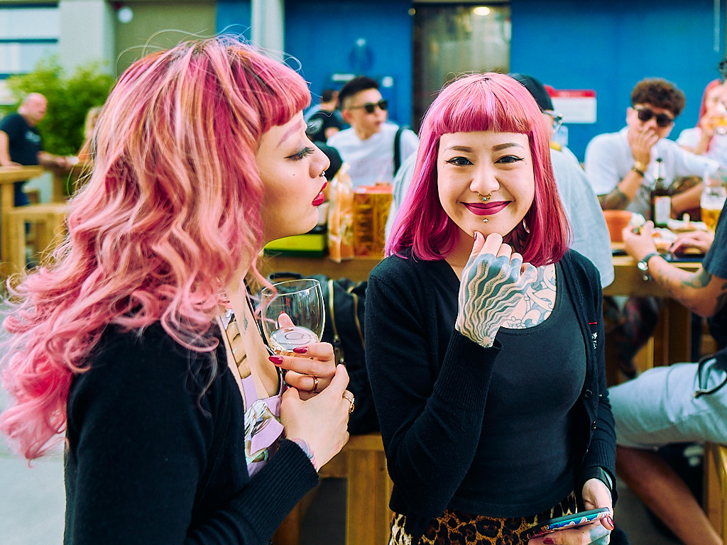 eventfotografie-am-cheyenne-tattoo-factory-day-von-tattoo-artist-und-besucher-in-berlin