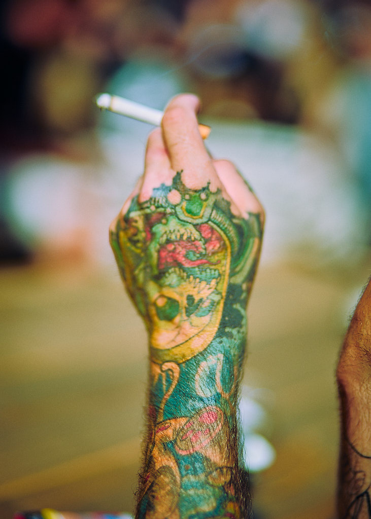 Tätowierte Arme im Detail beim Cheyenne Tattoo Factory Day in Berlin